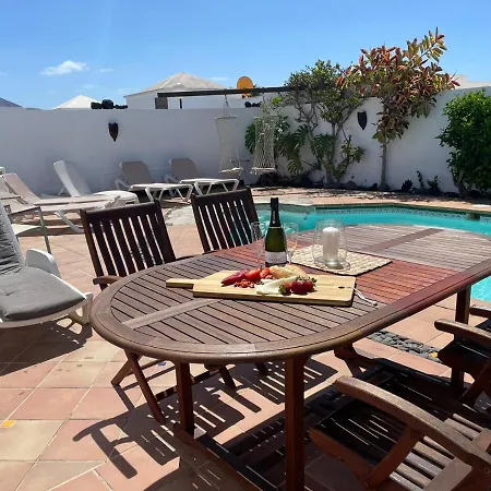 Casa 56 El Palomar, 3 Bed ,playa Blanca ,large Private Gardens Heated Pool Villa *